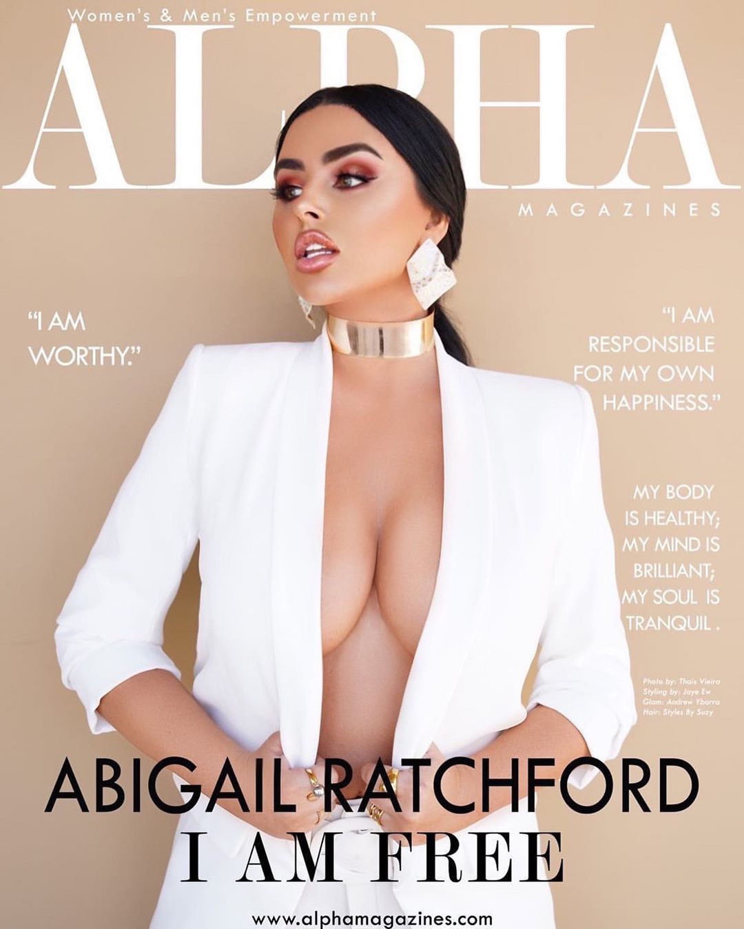 Abigail Ratchford Nude & Sexy (17 Photos)