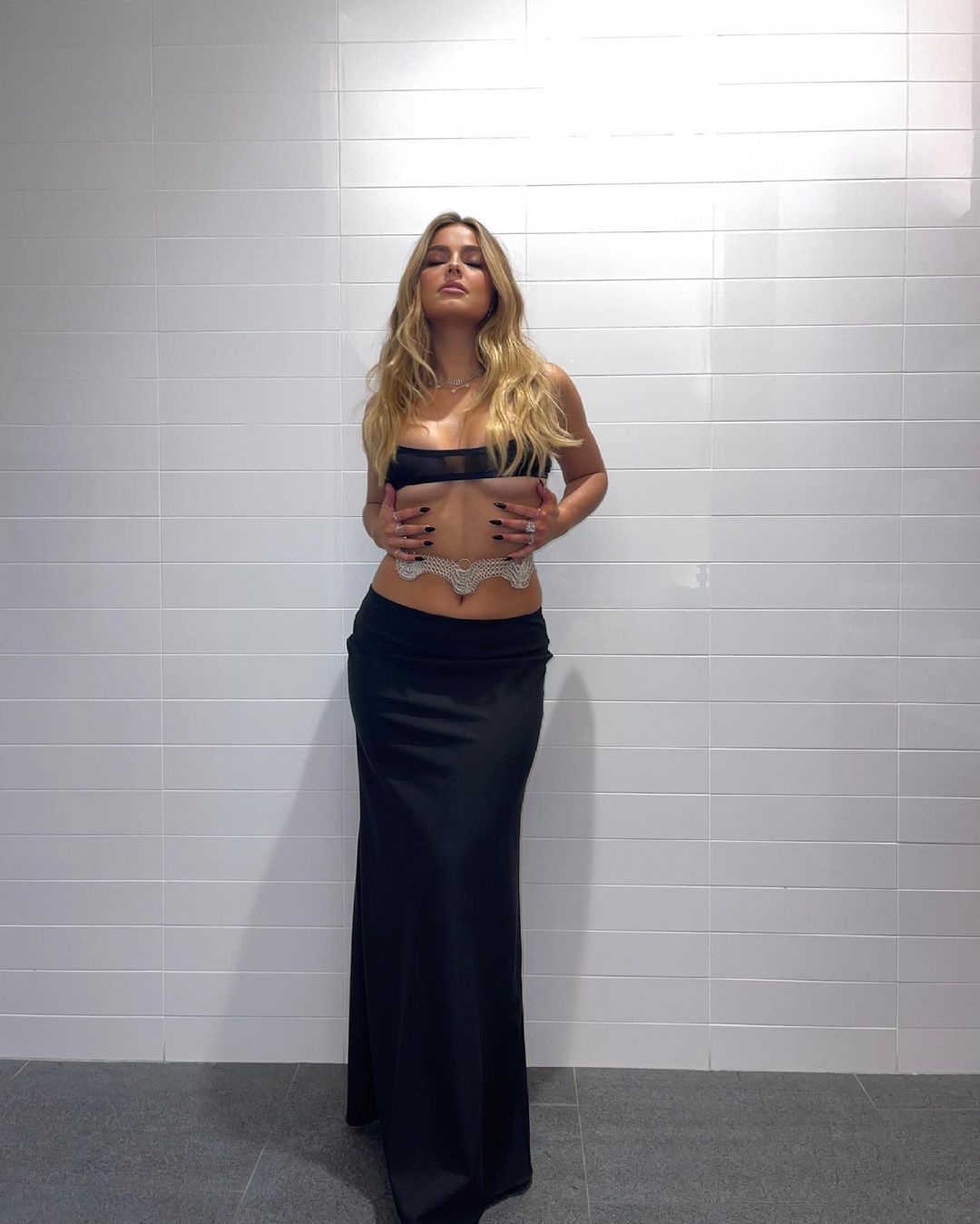 Addison Rae Flaunts Her Tits at the 2021 MTV Movie & TV Awards (44 Photos)