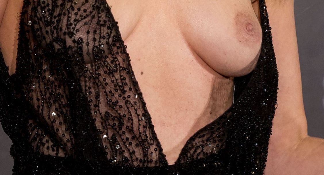 Adriana Abenia Nip Slip (42 Photos)