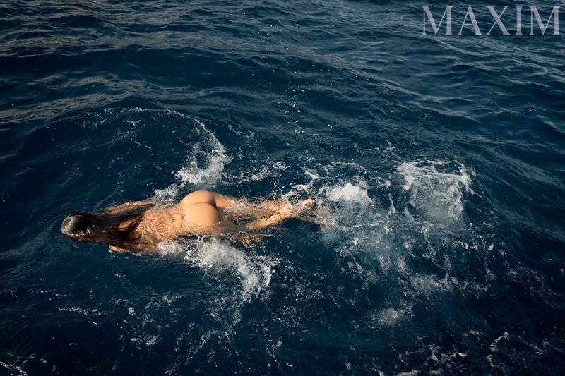 Alessandra Ambrosio Nude & Sexy (11 Photos)