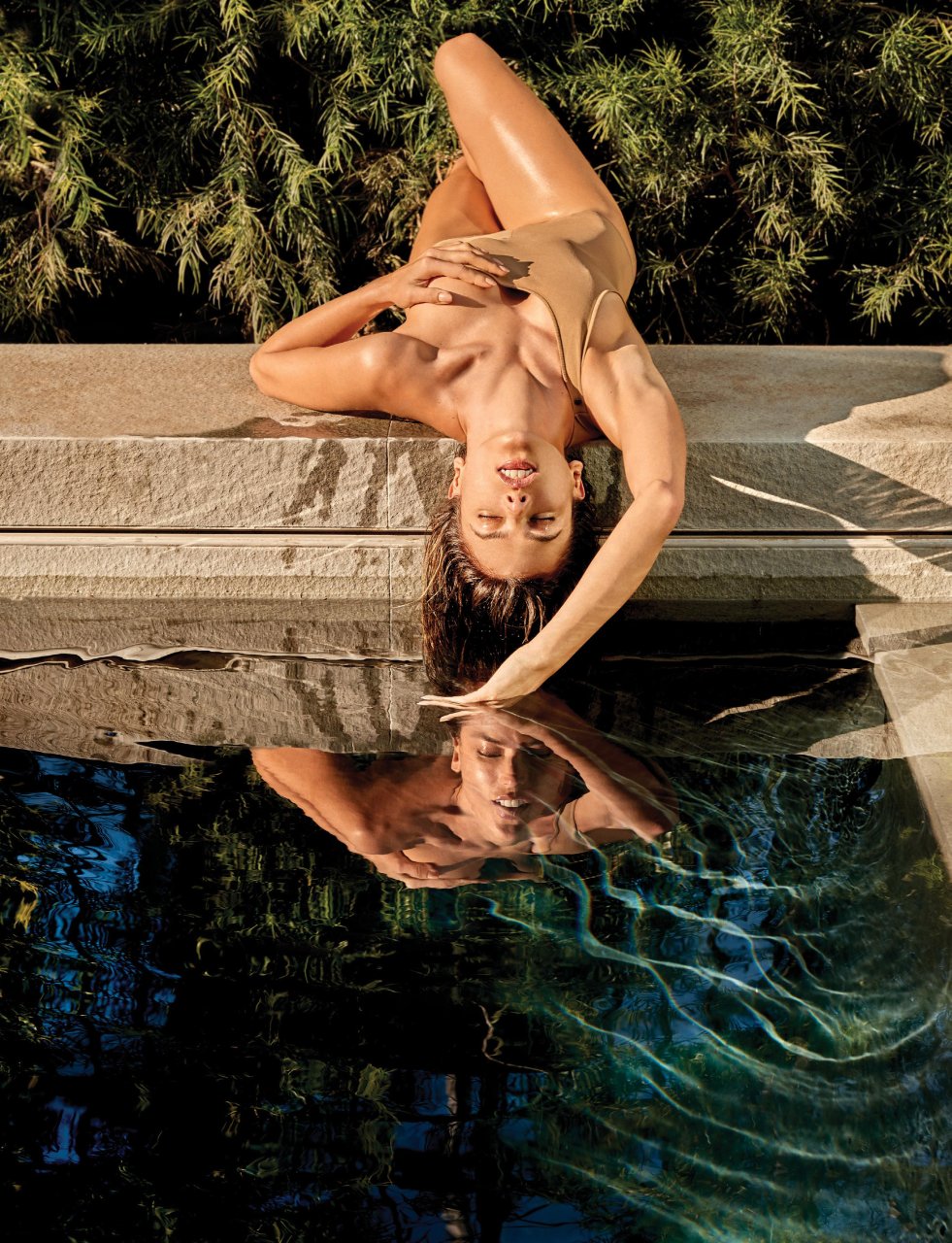 Alessandra Ambrosio Nude & Sexy (12 Photos)