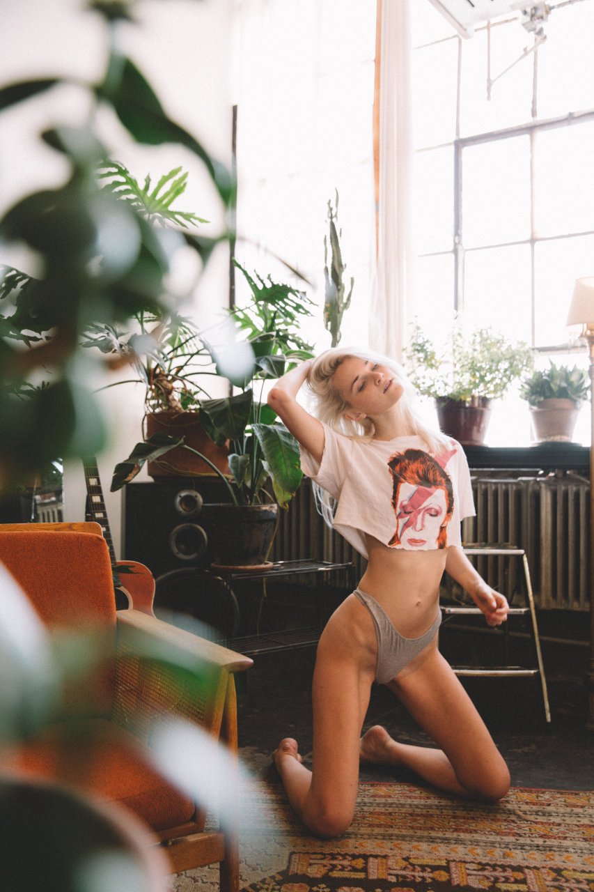 Alexa Reynen Sexy & Topless (8 Photos)