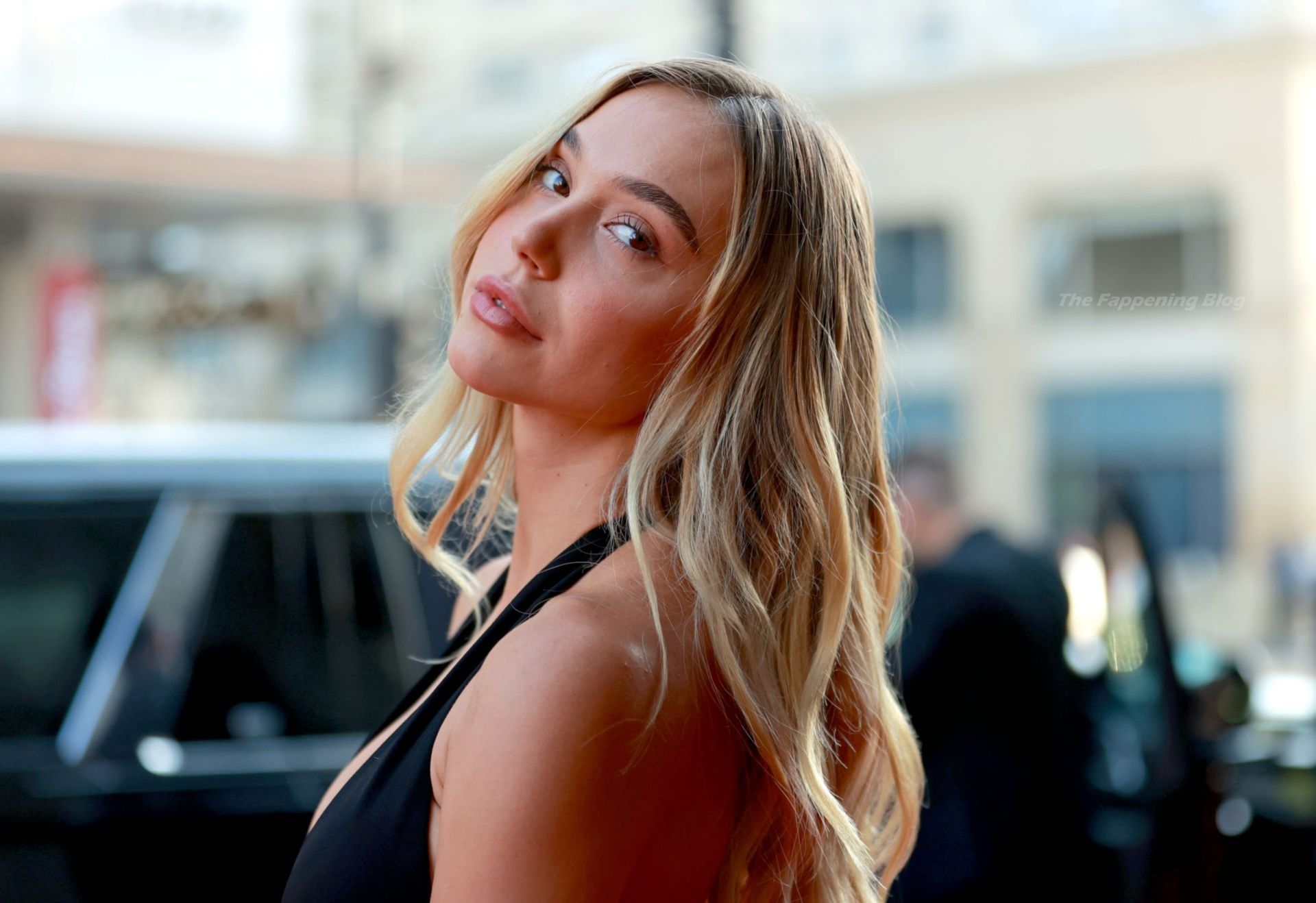 Alexis Ren Poses on the Red Carpet at the Reminiscence Premiere in LA (19 Photos)