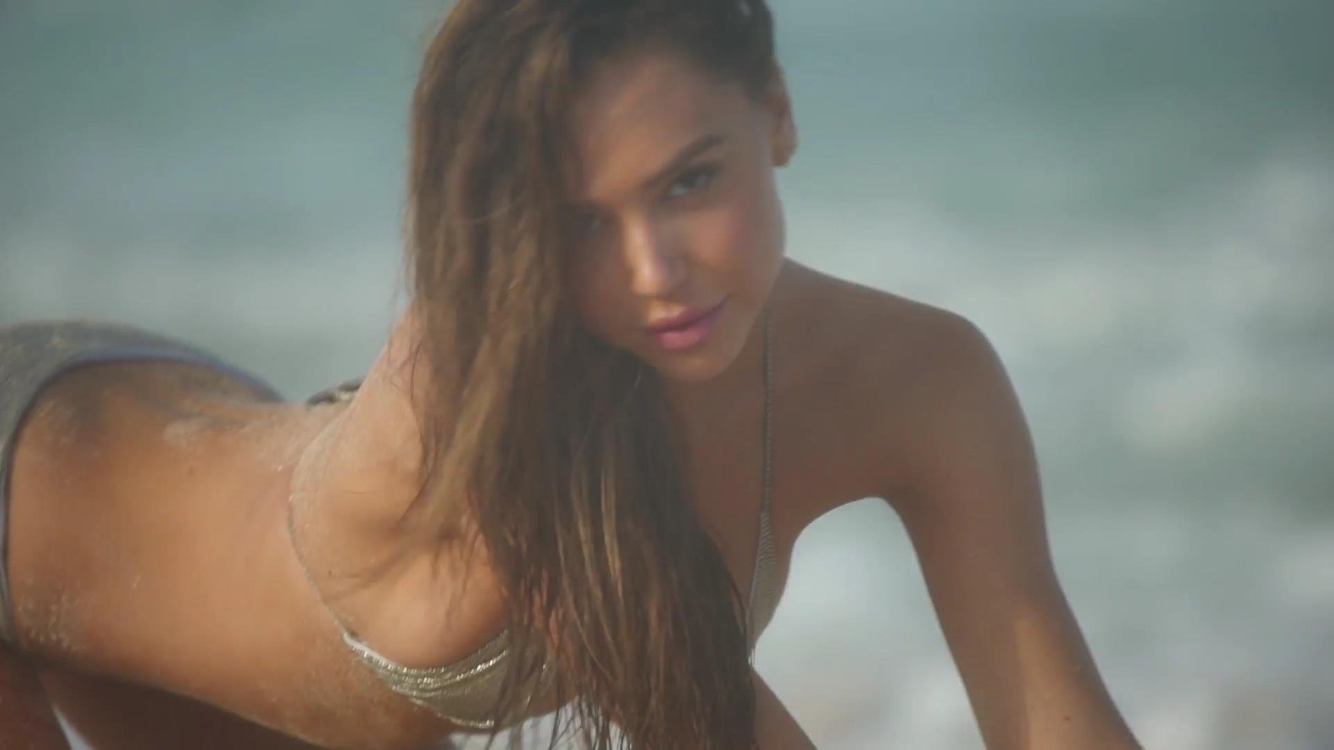 Alexis Ren Uncovered - 2018 Sports Illustrated Swimsuit Issue (65 Pics + Gifs & Video)