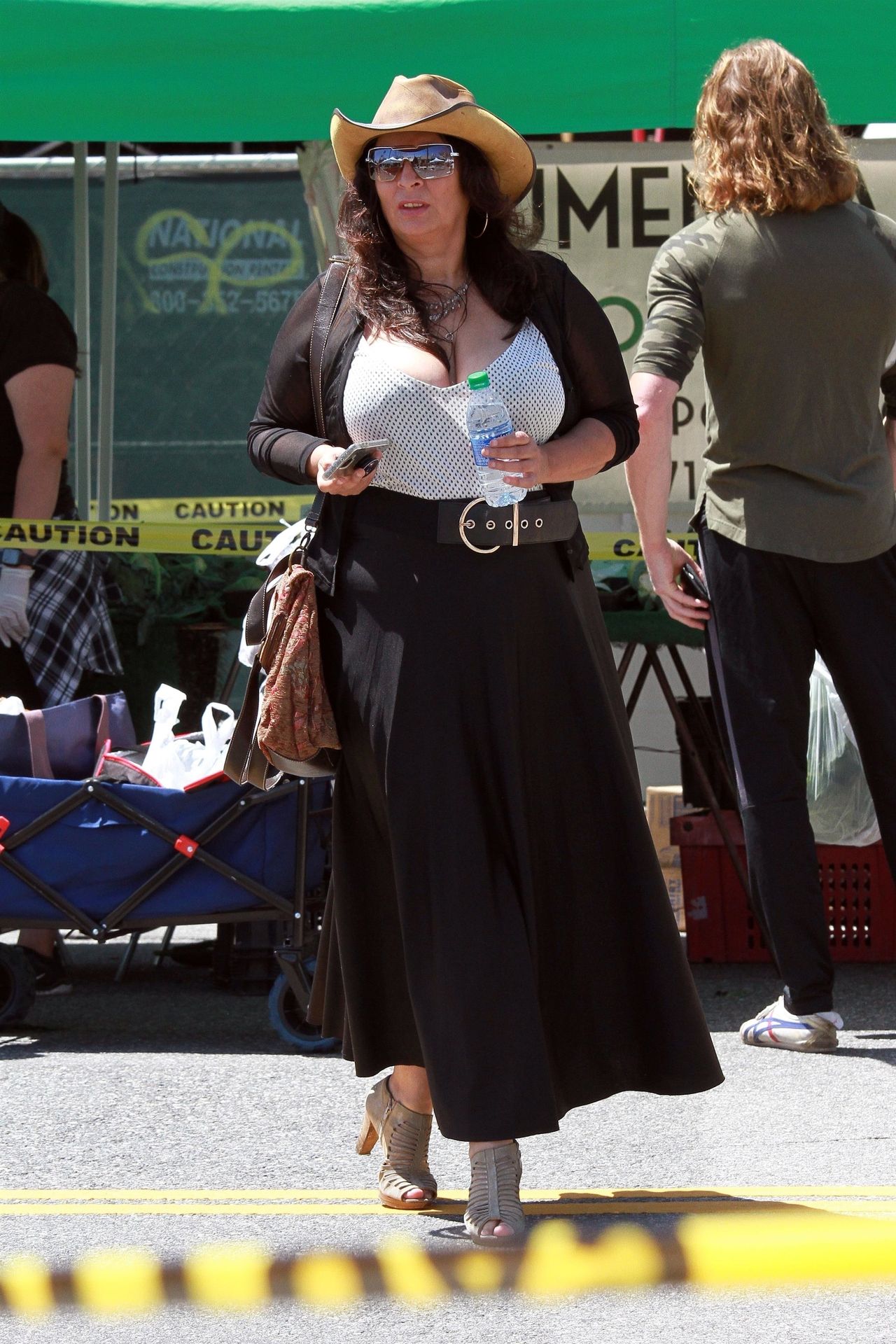Alice Amter Quenches Her Thirst While Shopping at Farmer’s Market (41 Photos)