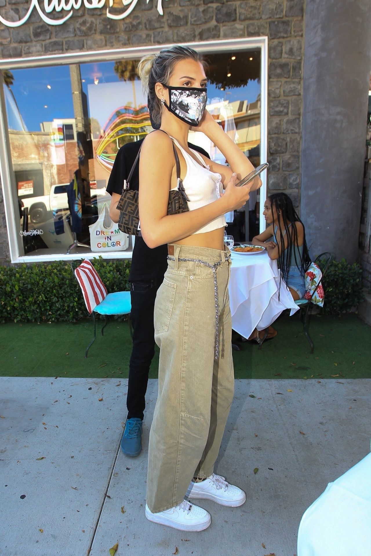 Chantel Jeffries & Alissa Violet Have Lunch at The Ivy (83 Photos)