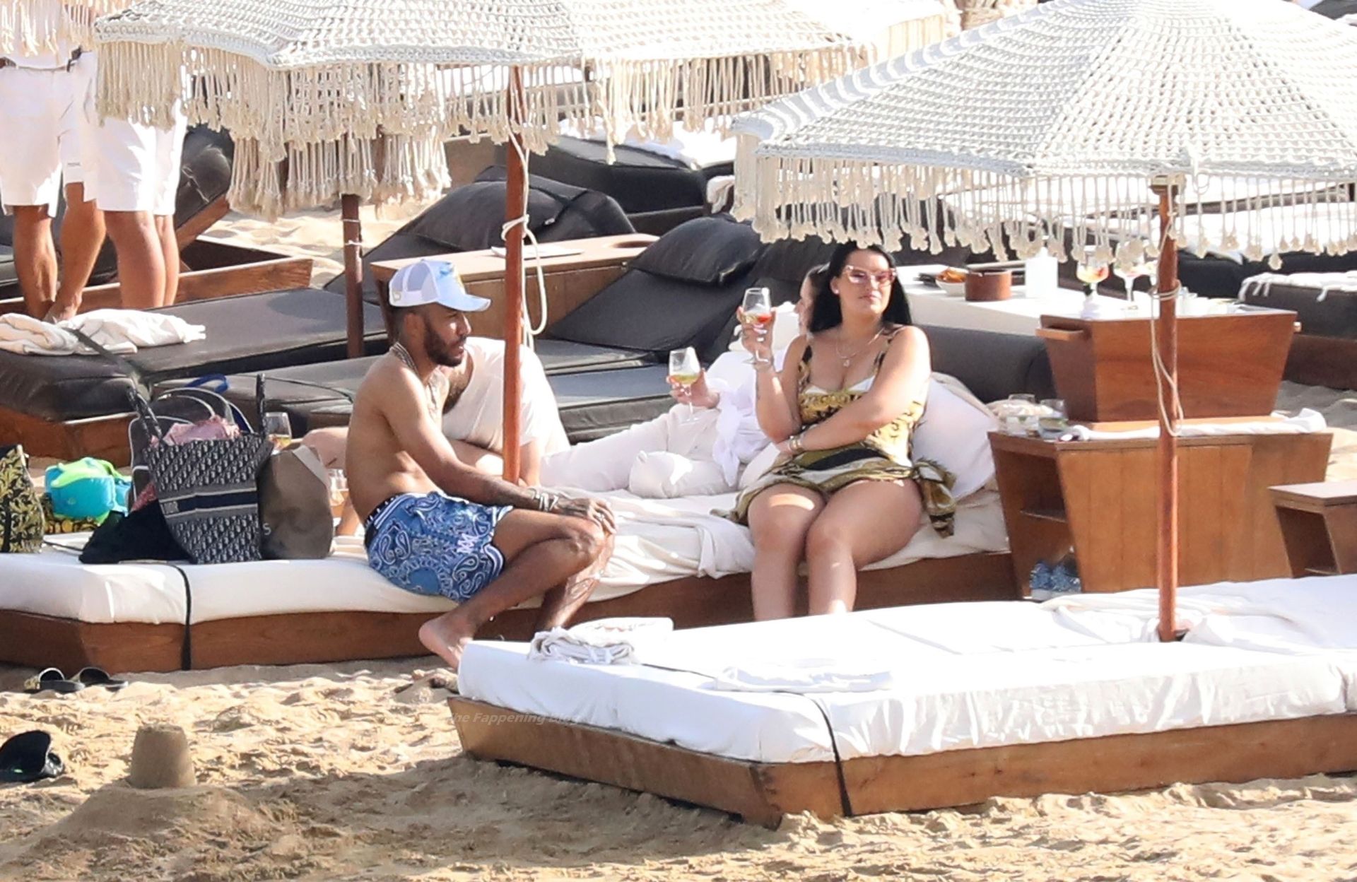 Alysha Behague & Pierre Emerick Aubameyang Enjoy Their Holiday on the Beach (5 Photos)