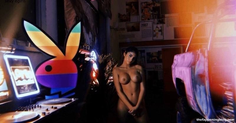 Amanda Trivizas Nude Collection (30 Photos)
