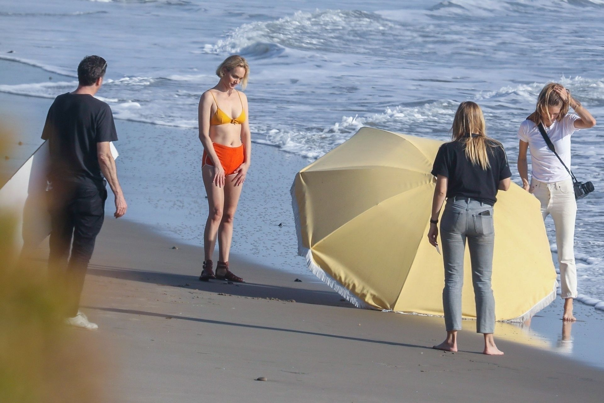 Amber Valletta Poses in a Bikini with a Big Umbrella on Malibu beach (27 Photos)