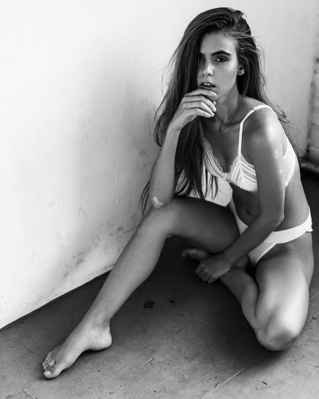 Amberleigh West Nude & Sexy (134 Photos)