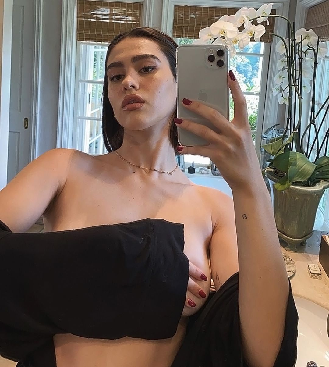 Amelia Gray Hamlin Nude & Sexy (243 Private Photos + Videos)