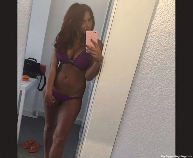 Amy Childs Nude & Sexy (45 Photos)