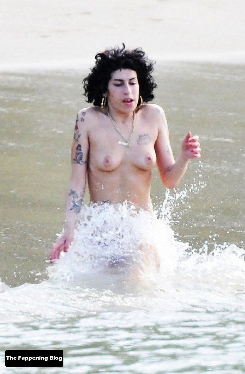 Amy Winehouse Nude Collection (23 Photos)