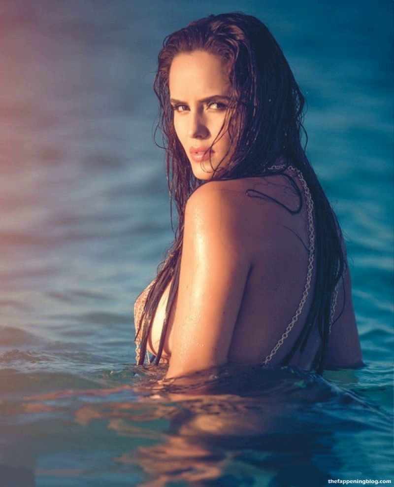 Ana Lucia Dominguez Nude & Sexy Collection (51 Photos)