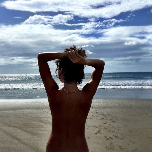 Ana de Armas Nude & Sexy (129 Photos)