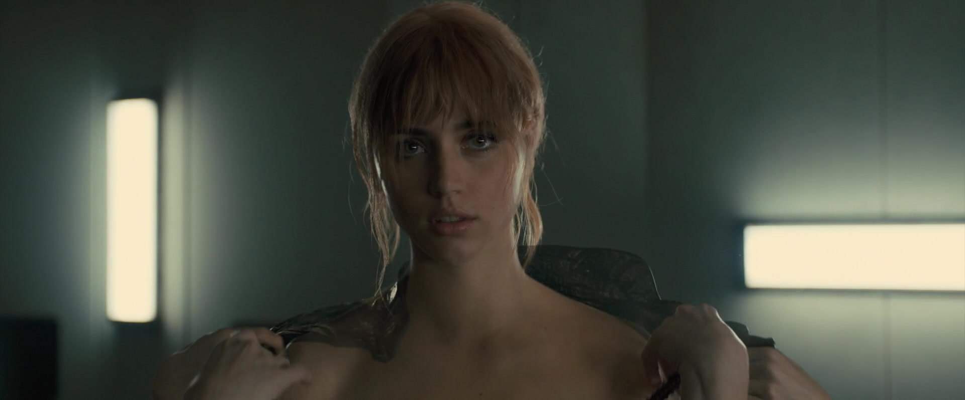 Ana de Armas, Sallie Harmsen, Mackenzie Davis, etc Nude - Blade Runner 2049 (2017)