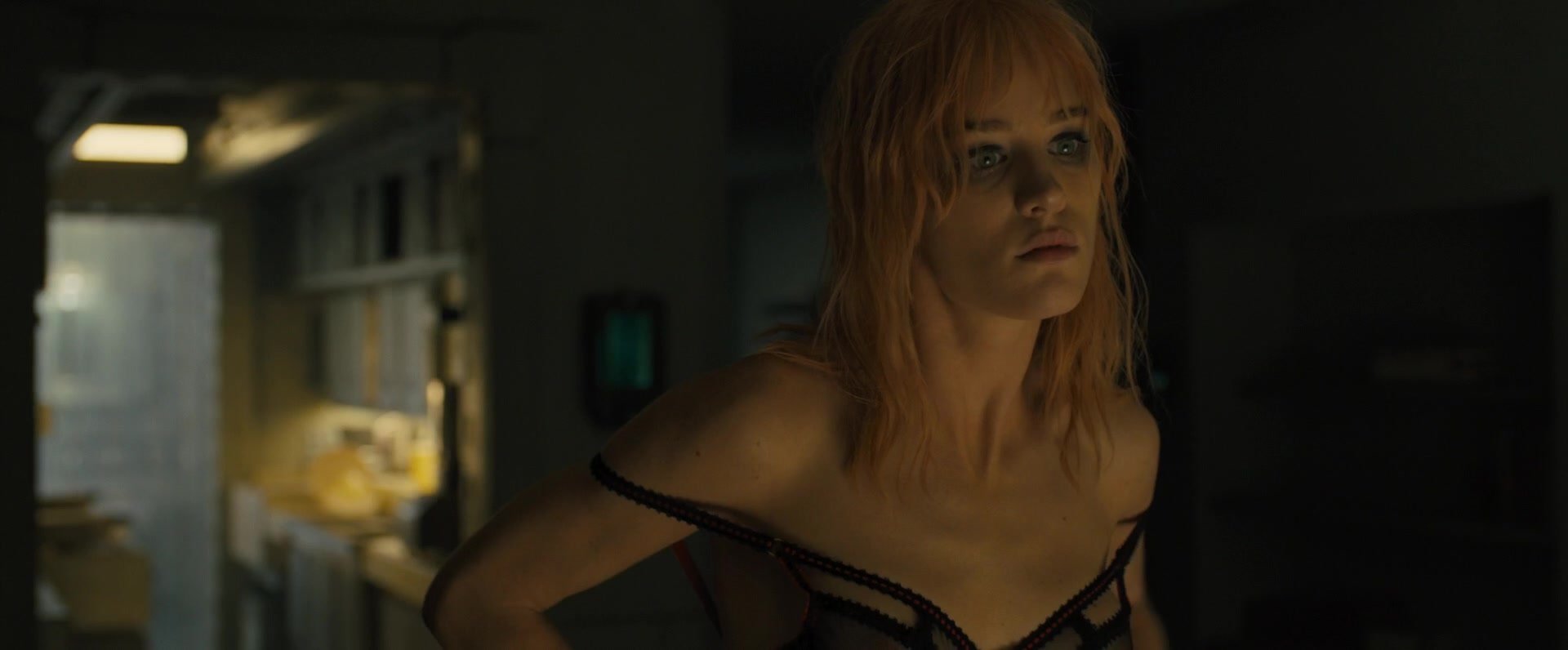 Ana de Armas, Sallie Harmsen, Mackenzie Davis, etc Nude - Blade Runner 2049 (2017)