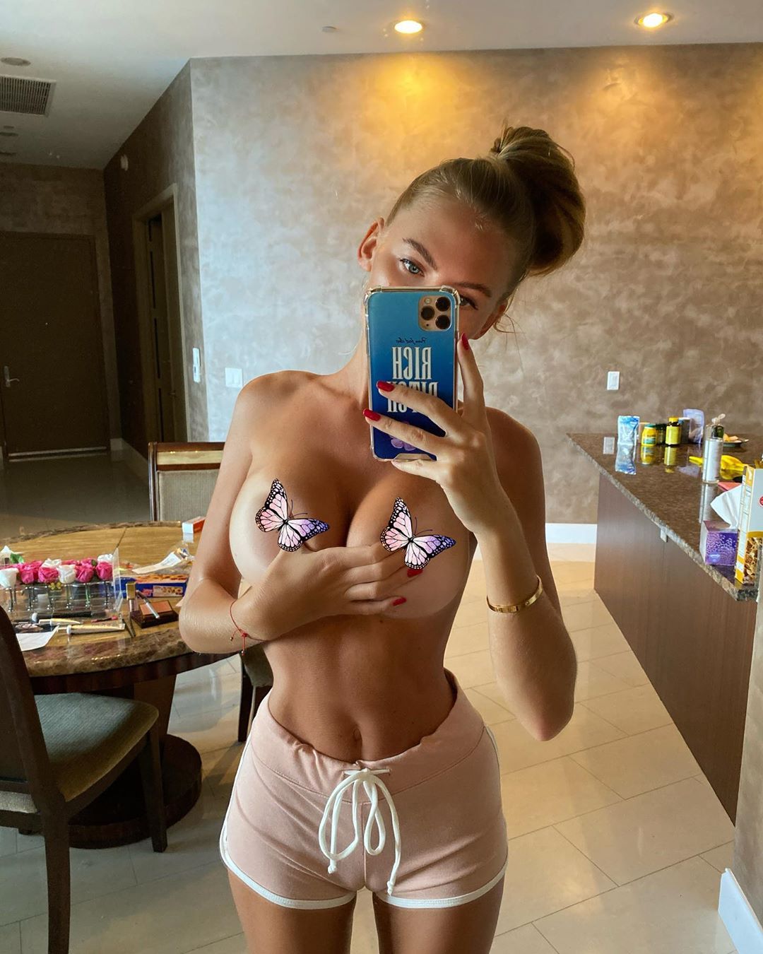Anastasia Skyline Nude & Sexy (32 Photos)