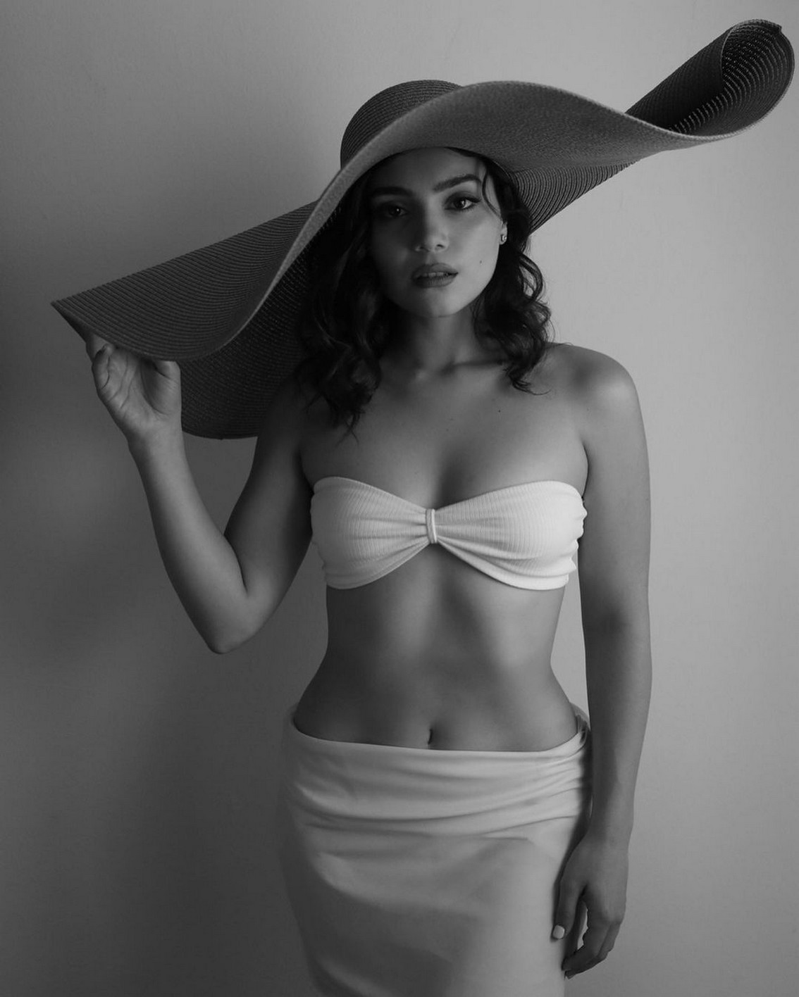 Andrea Londo Nude & Sexy Collection (92 Photos + Sex Scenes Compilation)