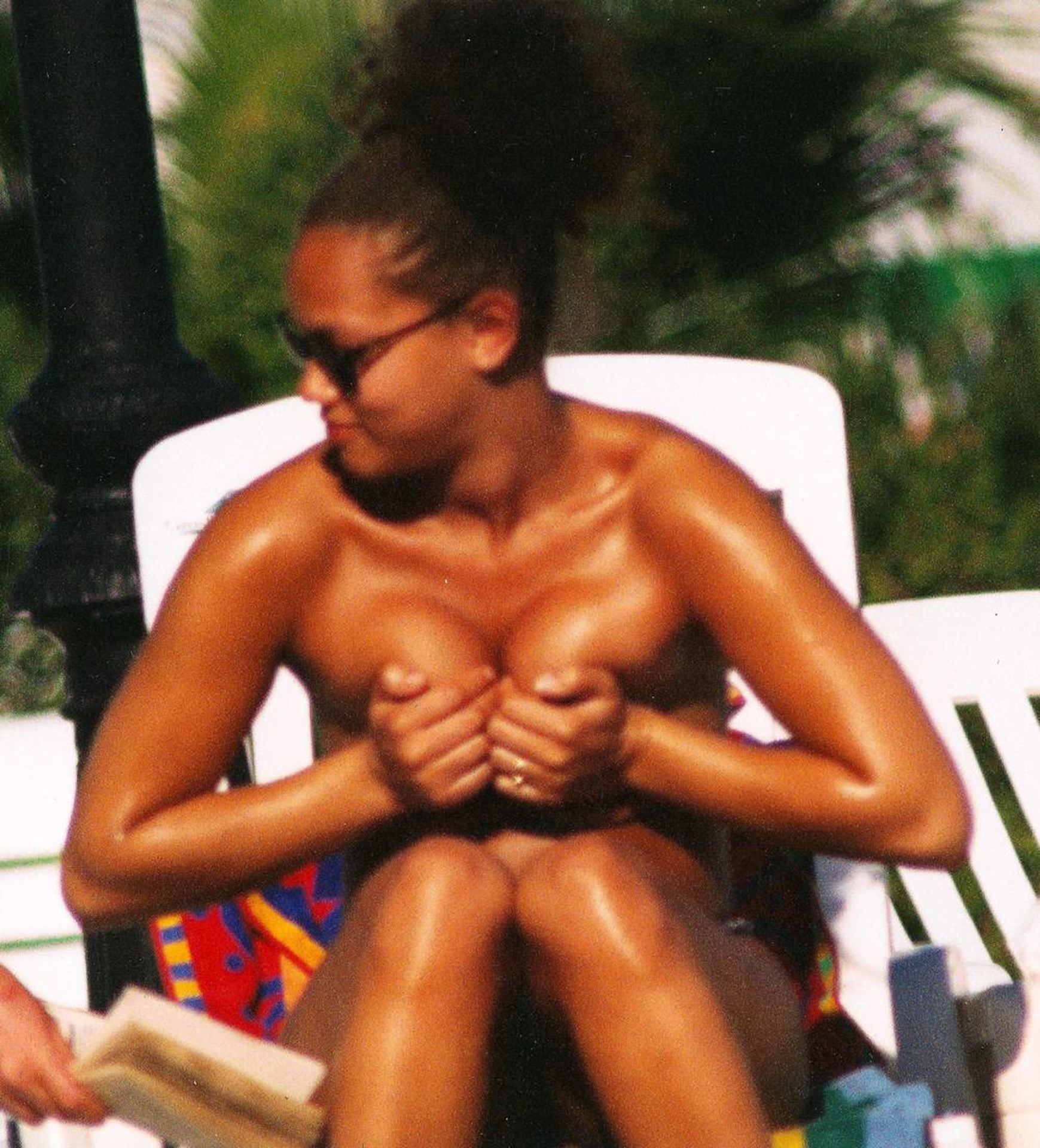 Angela Griffin Is Sunbathing on the Beach (7 Nude Photos)