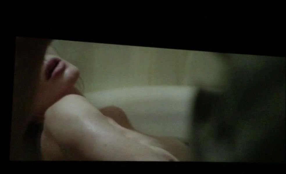 Angelina Jolie Topless (10 Photos + Video)