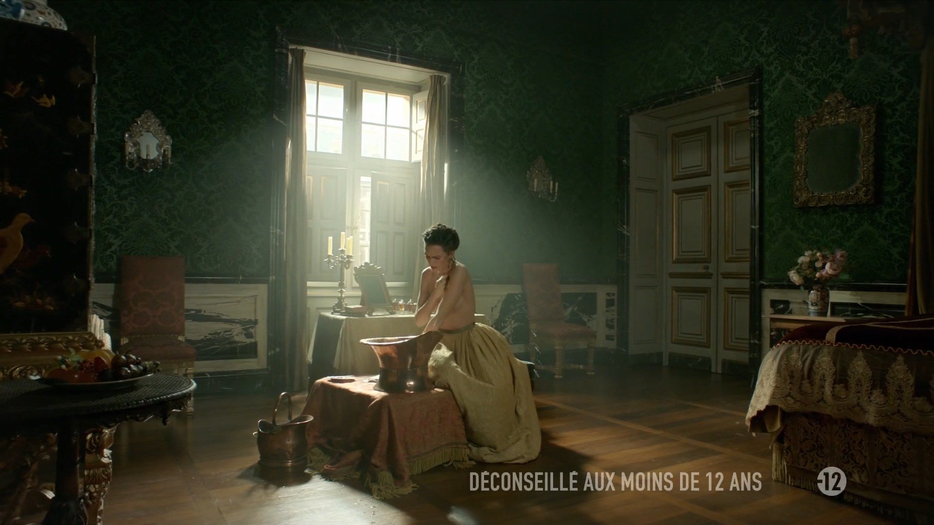 Anna Brewster Nude - Versailles (2017) s02e09-10 - HD 1080p