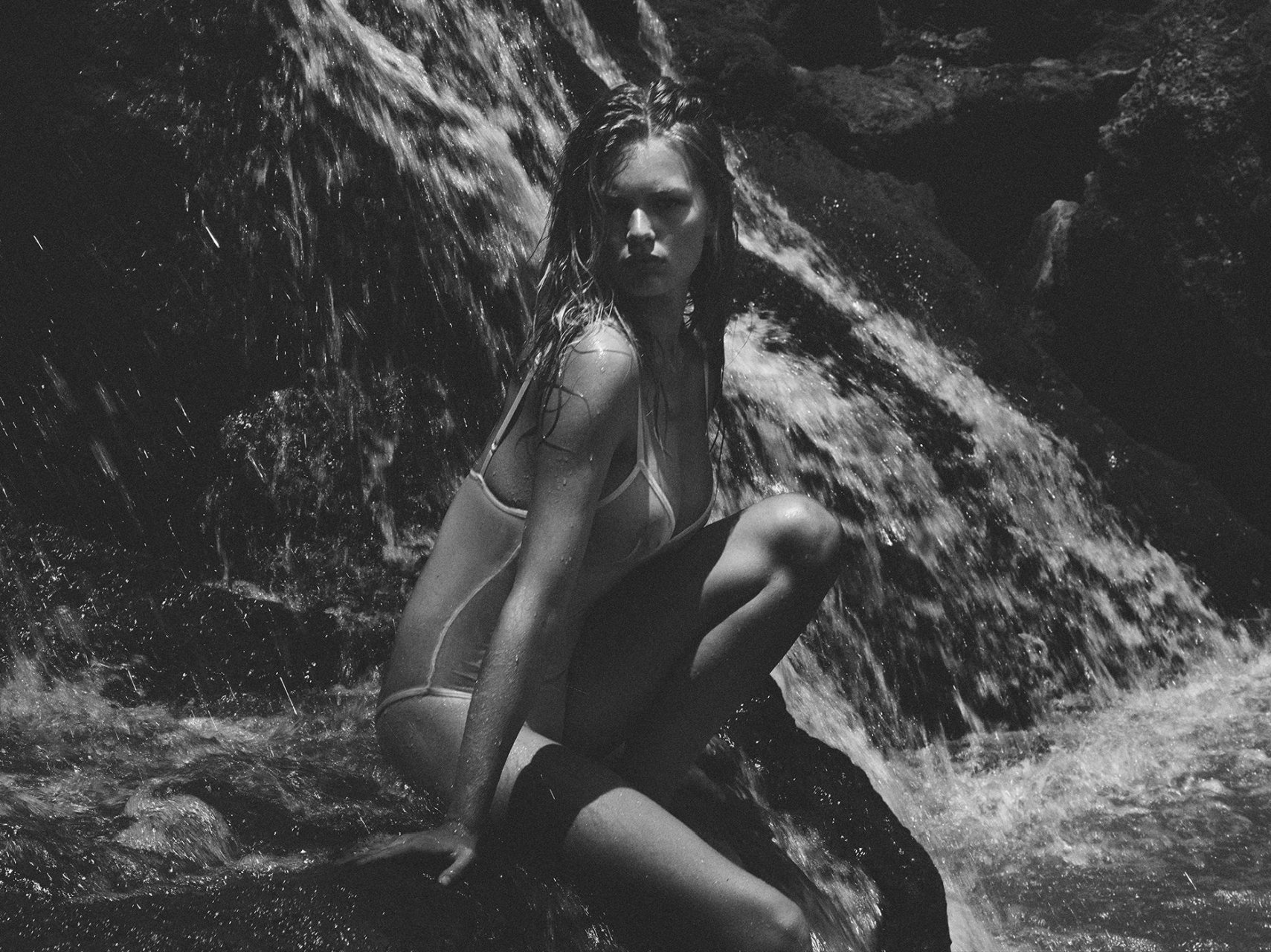 Anna Ewers Nude & Sexy (16 Photos)