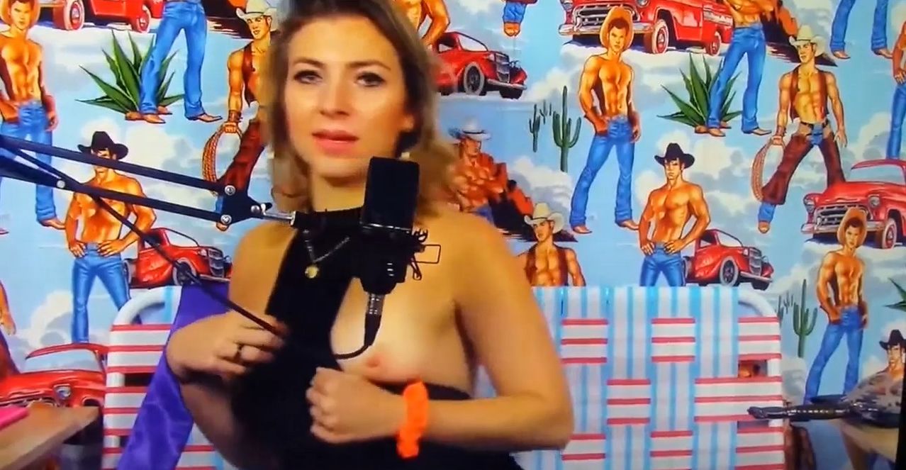 Annie Lederman Shows Her Nude Tits (3 Pics + GIF & Video)