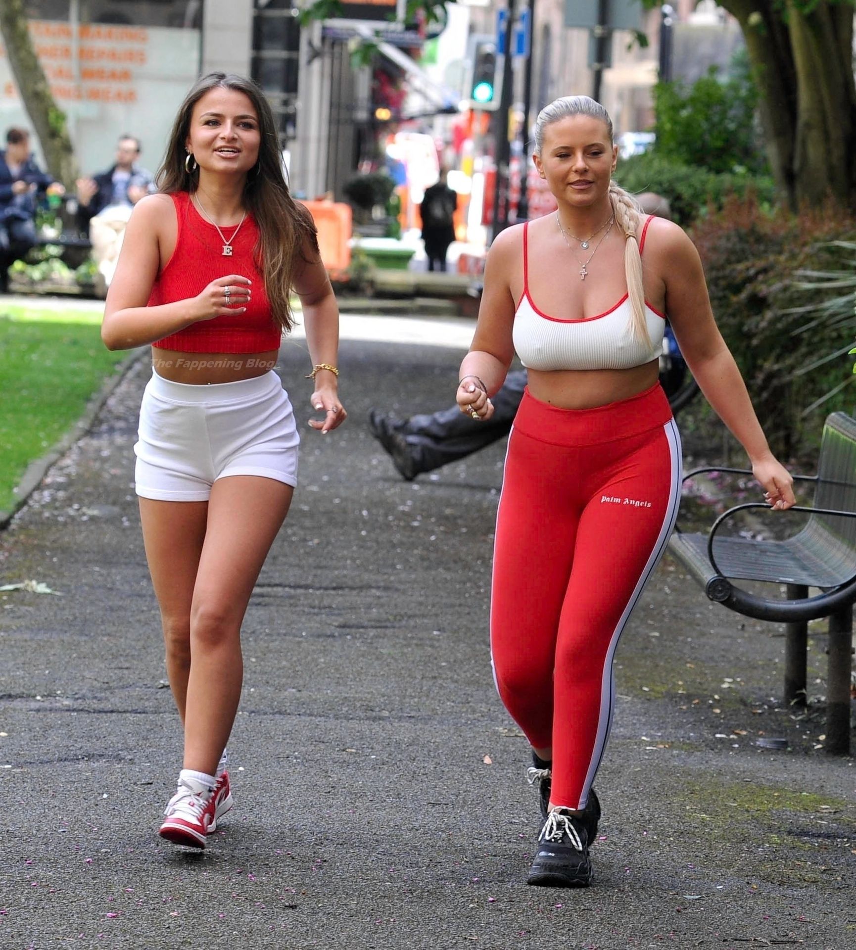 Apollonia Llewellyn is Pictured Working Out in Manchester (21 Photos)