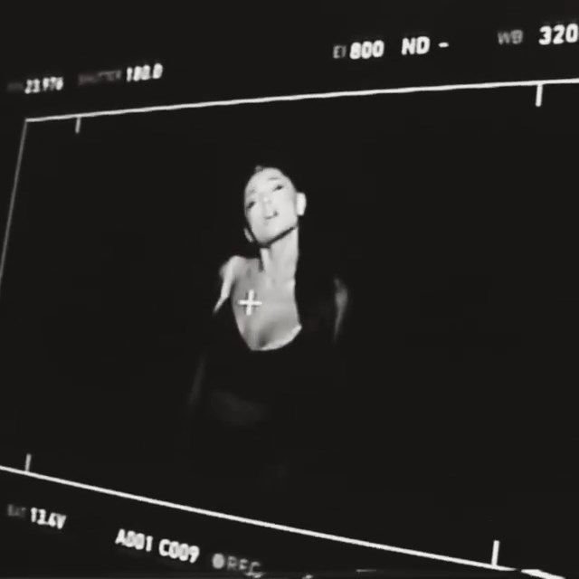 Ariana Grande Nude & Sexy (48 Photos)