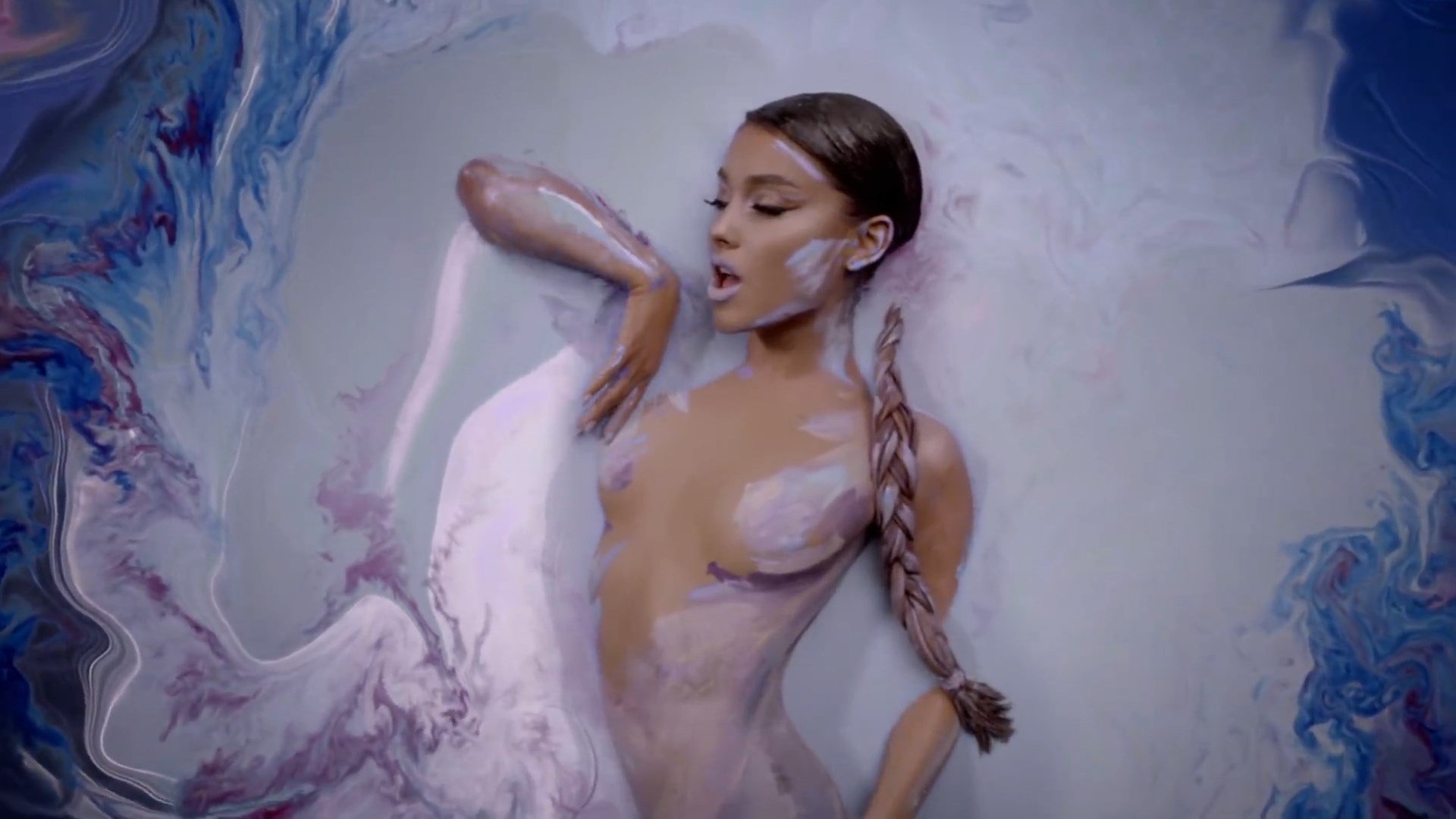 Ariana Grande Nude & Sexy (67 Pics + GIFs & Video)