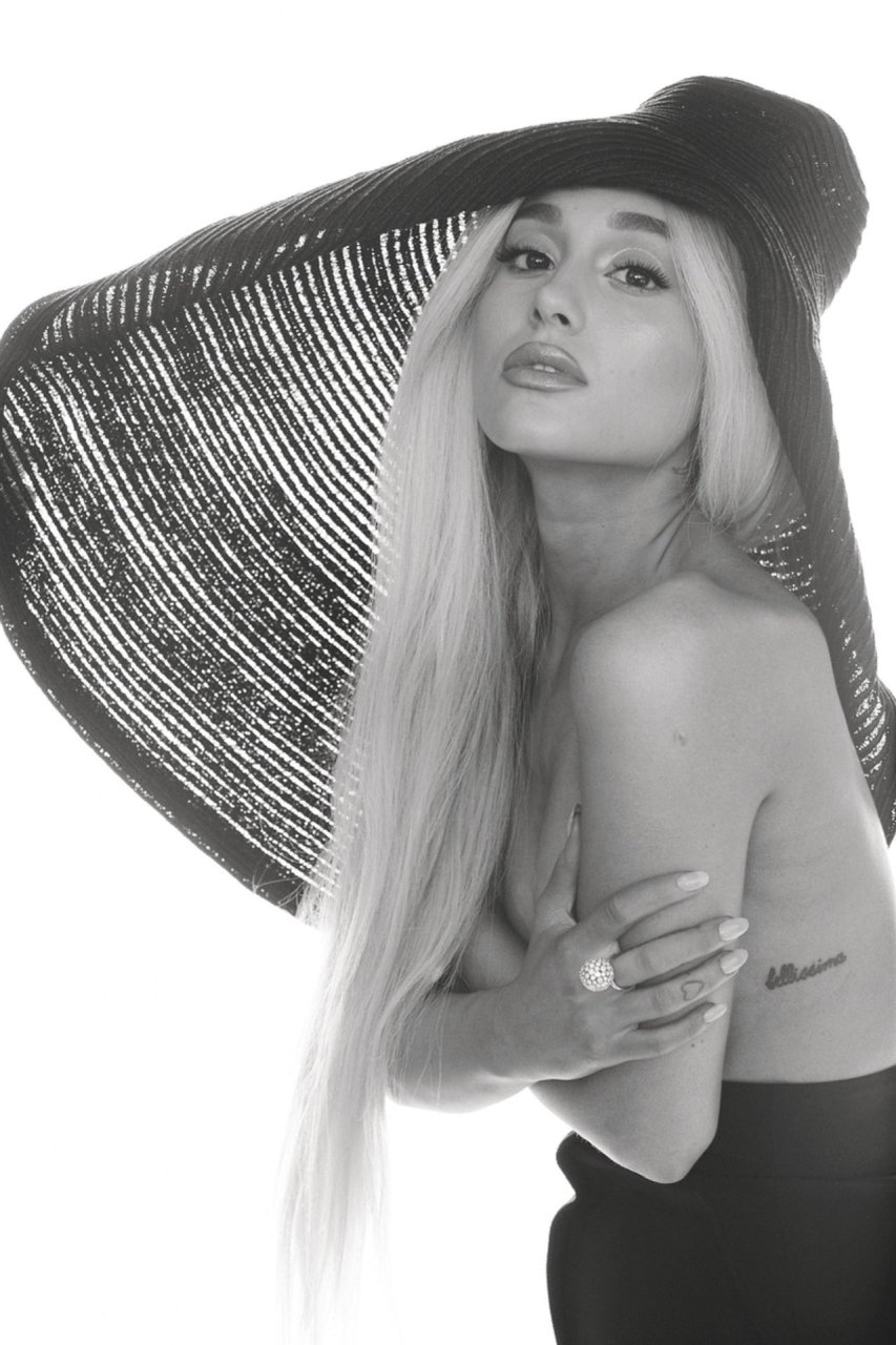 Ariana Grande Sexy & Topless (175 Photos)