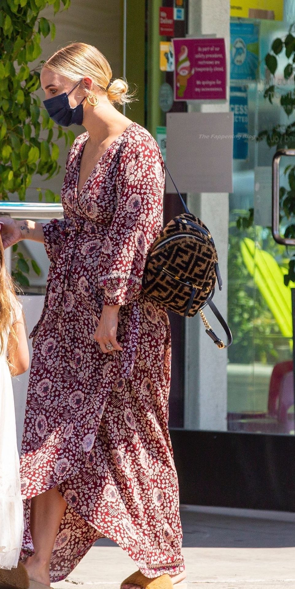 Busty Ashlee Simpson is Seen in Studio City (62 Photos)