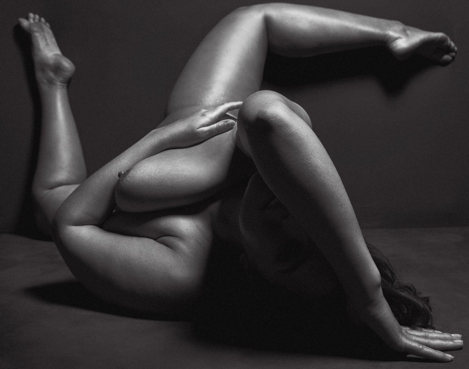 Ashley Graham Nude & Sexy (12 Photos)
