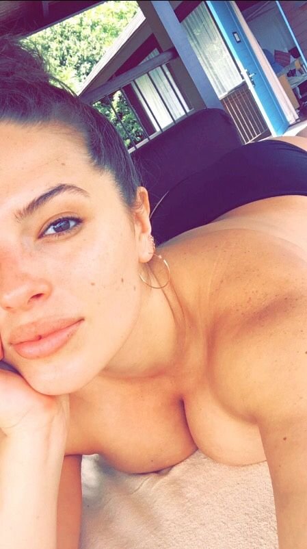 Ashley Graham Selfies (3 Photos)