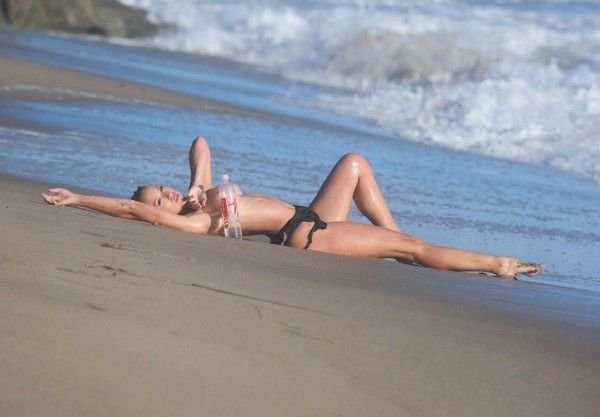 Ava Lange Sexy & Topless (39 Photos)