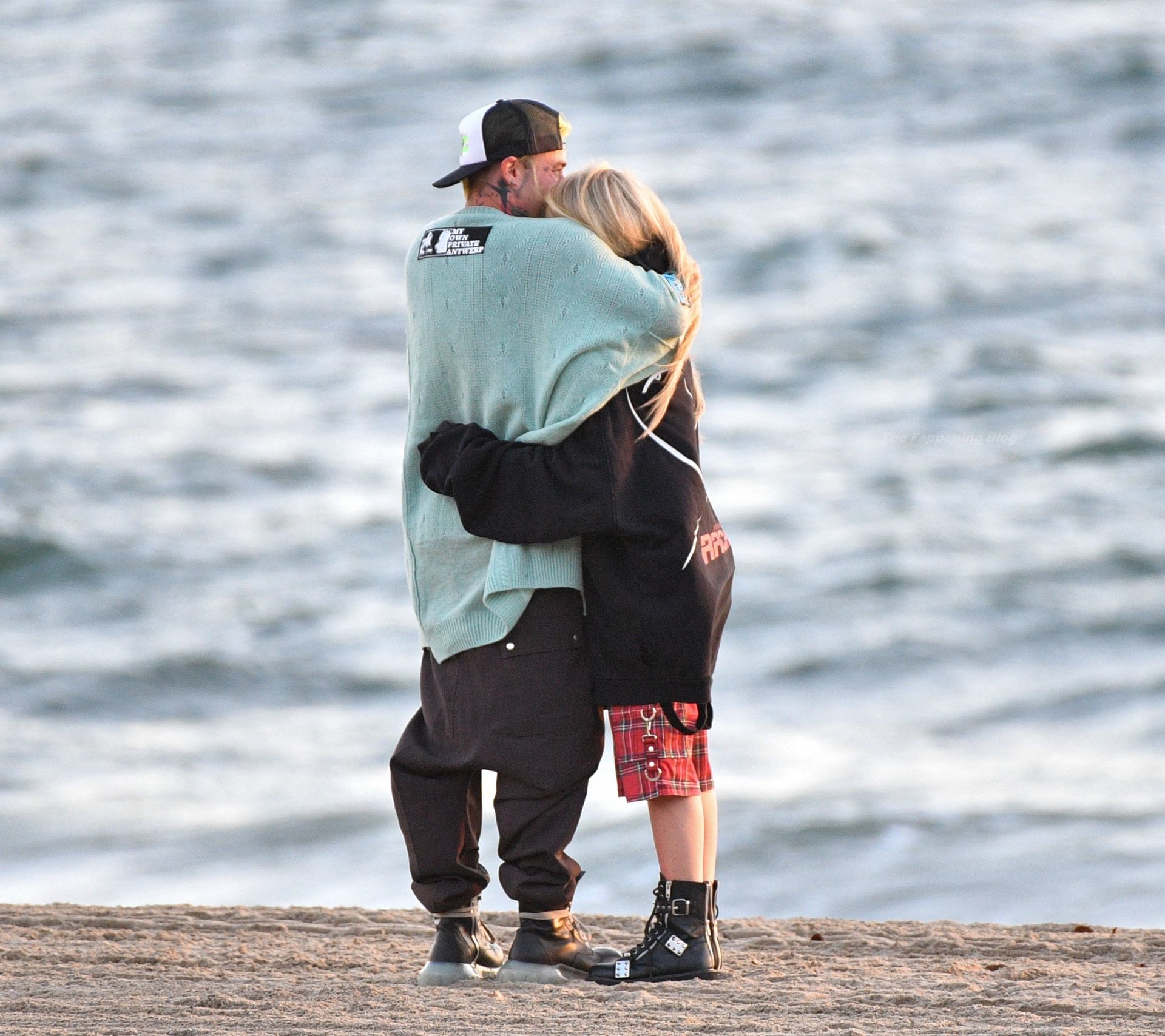 Avril Lavigne & Mod Sun Celebrate His Birthday On The Beach (37 Photos)