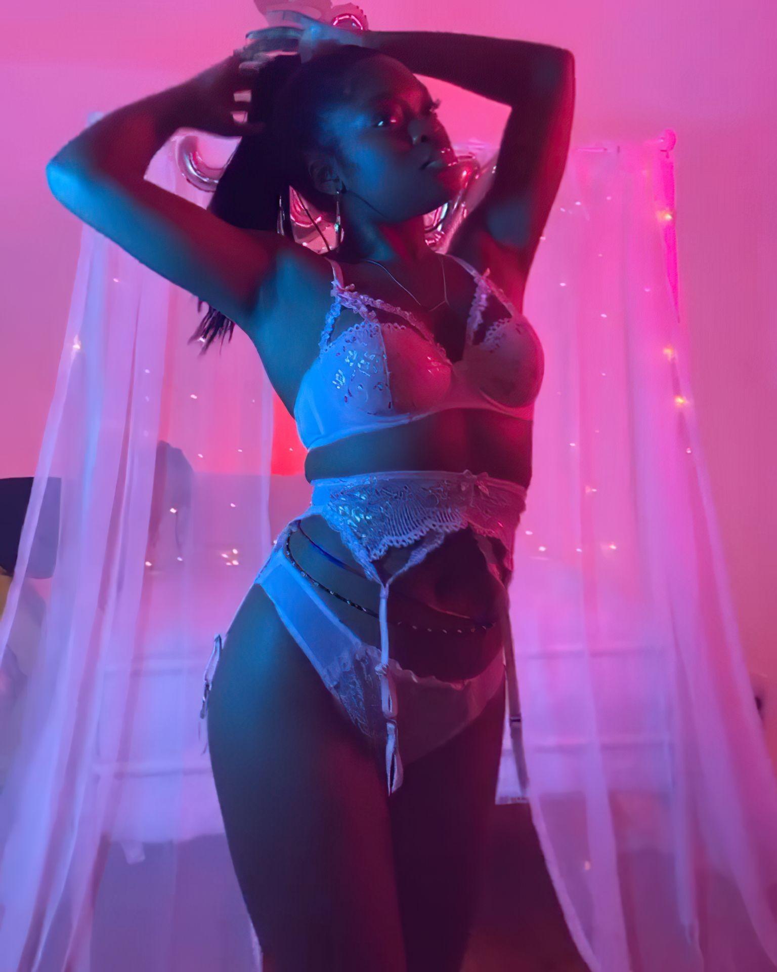 Ayana Shéree Sexy (12 Photos + Video)