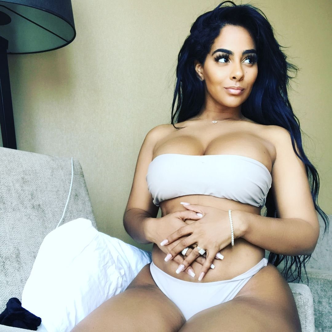 Ayisha Diaz Nude & Sexy (138 Photos)