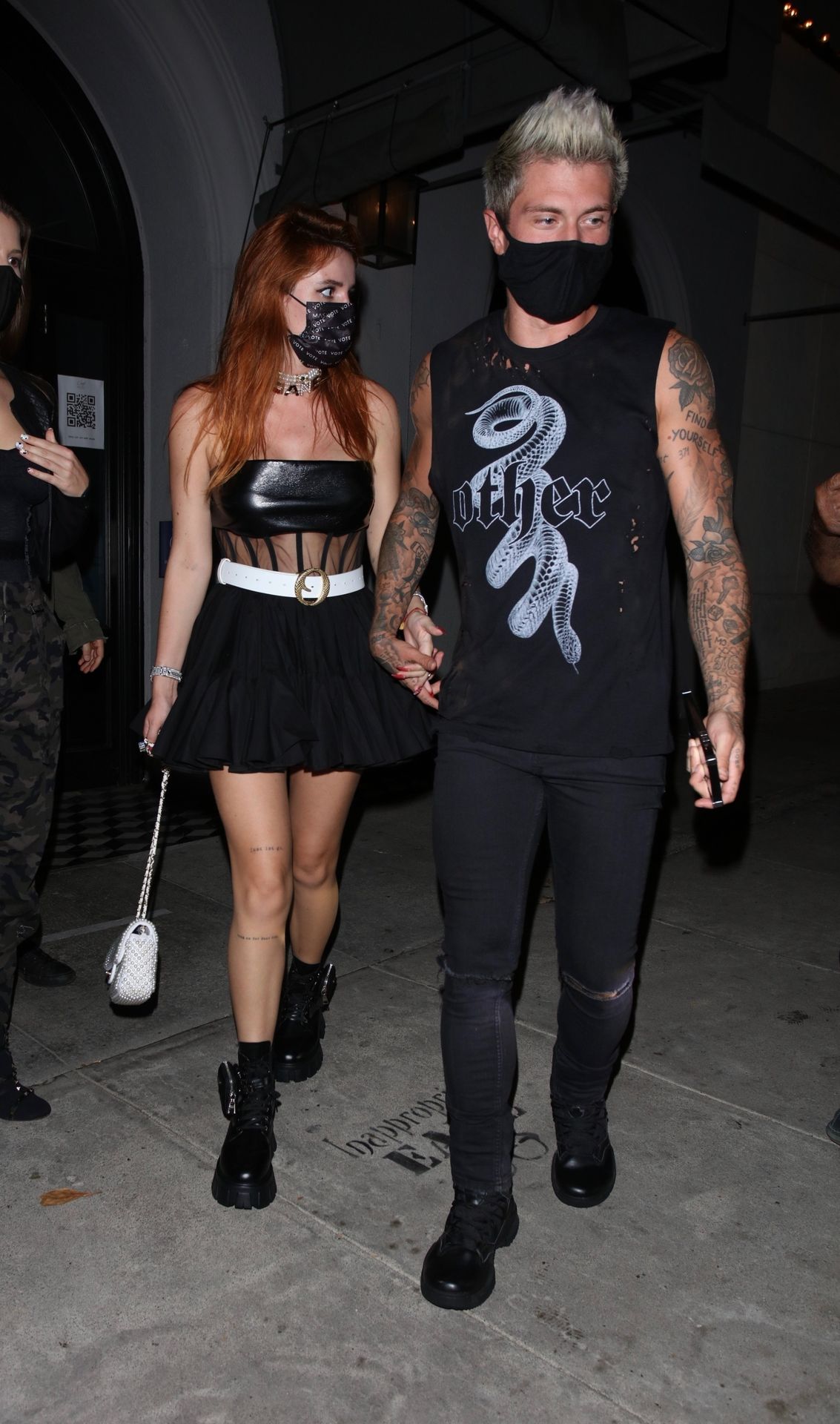 Bella Thorne & Benjamin Mascolo Dine out at Craig’s (58 Photos)