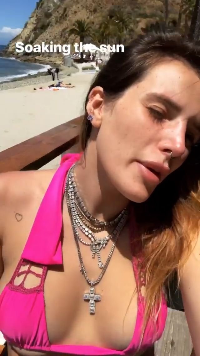 Bella Thorne Nude & Sexy (71 Photos + Videos)