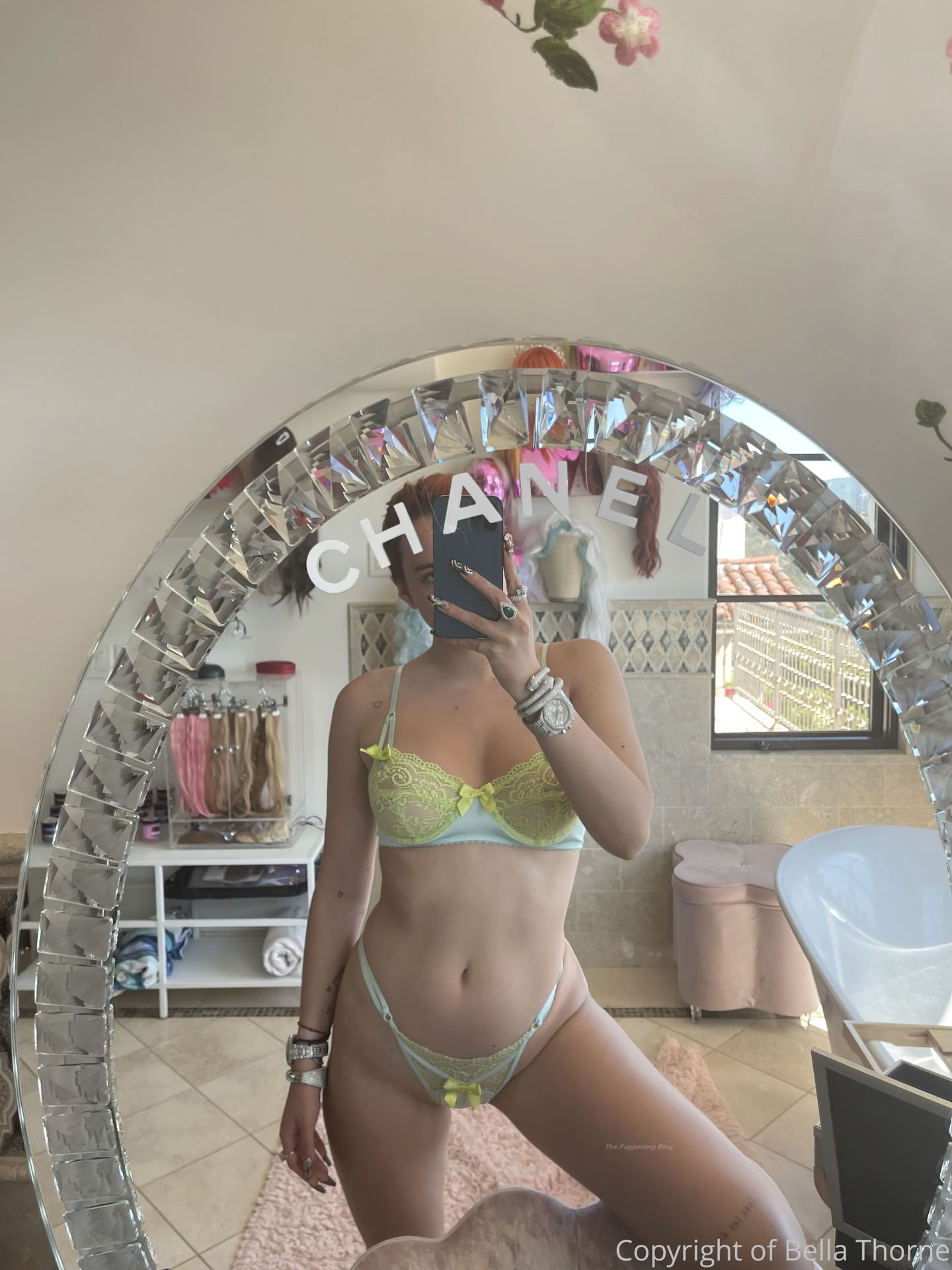 Bella Thorne Nude & Sexy Collection (116 Photos)