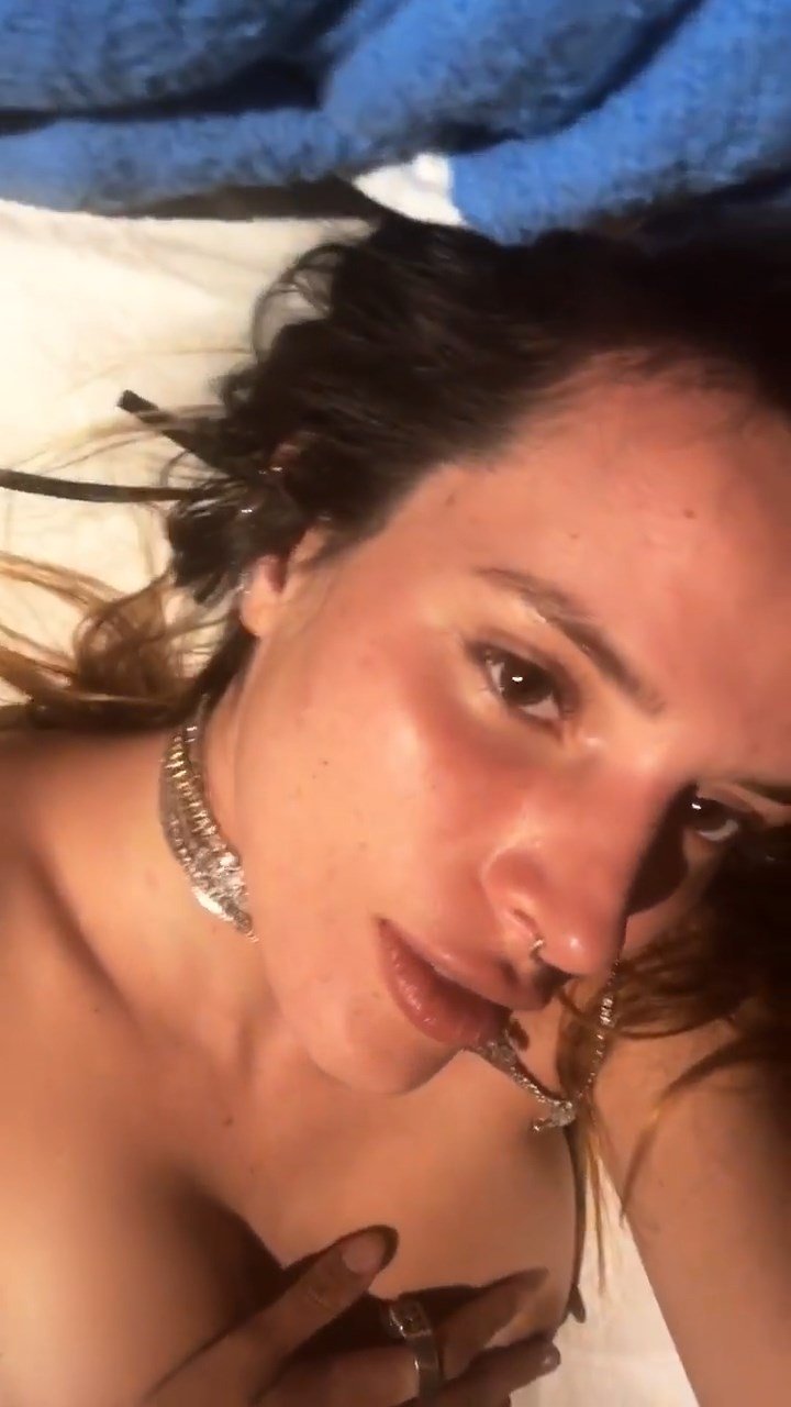 Bella Thorne Nude (4 Pics + GIF & Video)