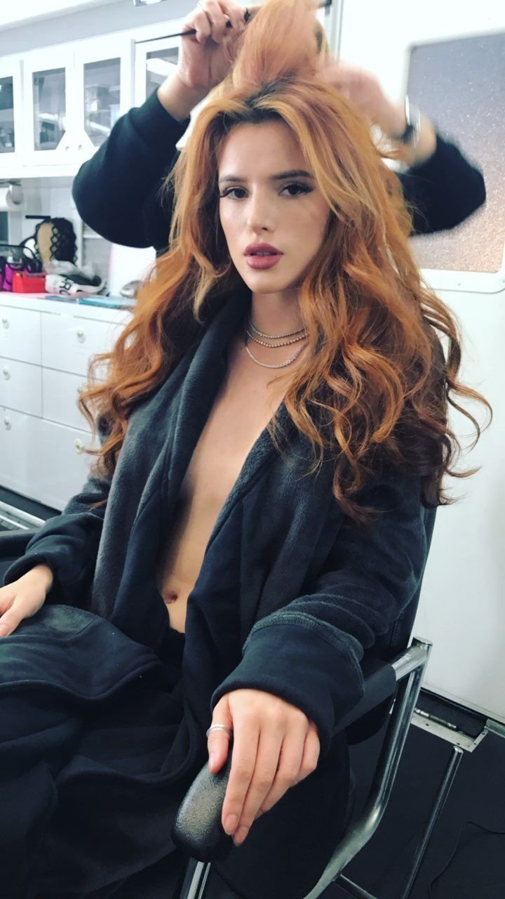 Bella Thorne Sexy & Topless (15 Photos + Gifs)