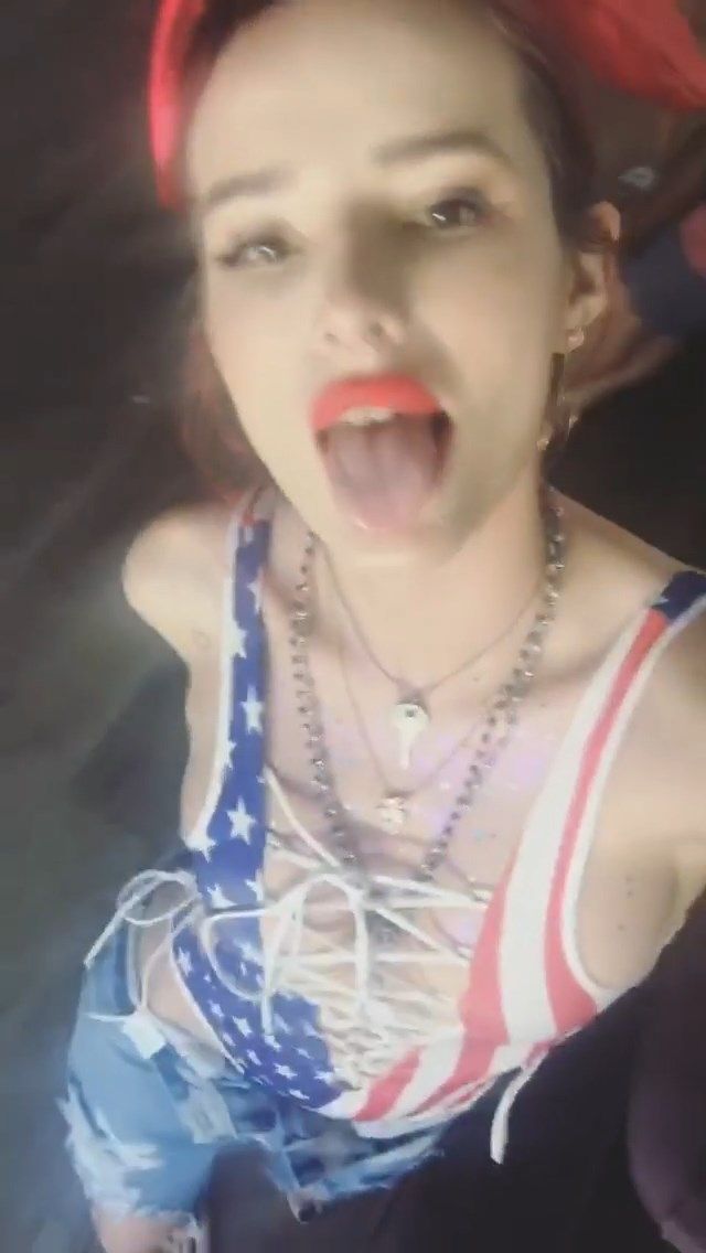 Bella Thorne Sexy (12 Photos + Video & GIFs)