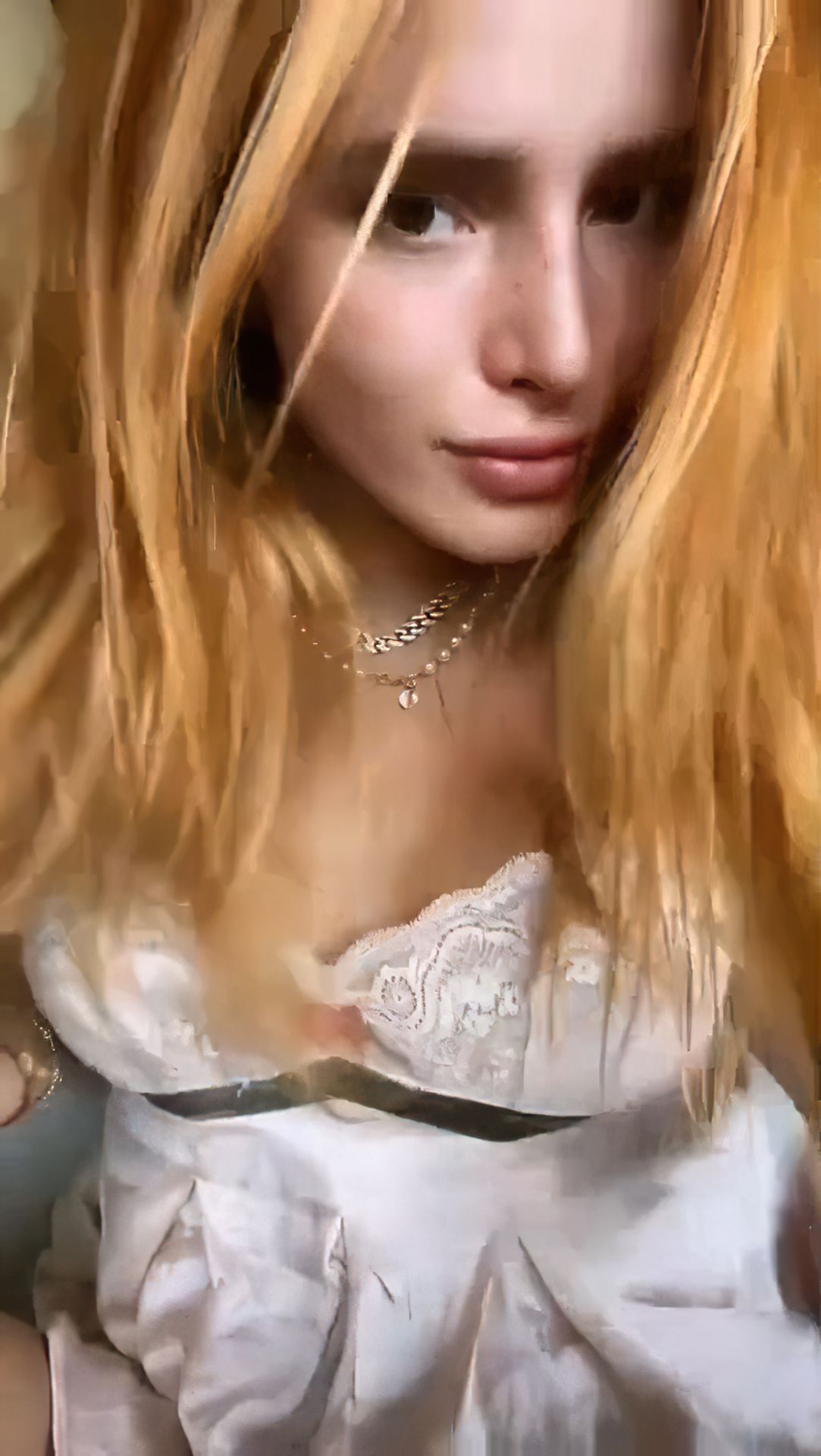 Bella Thorne Sexy (18 Pics + GIF & Video)