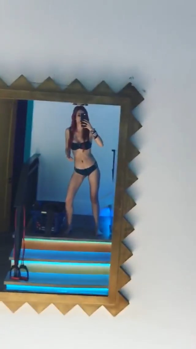 Bella Thorne Sexy (27 Pics + Video)