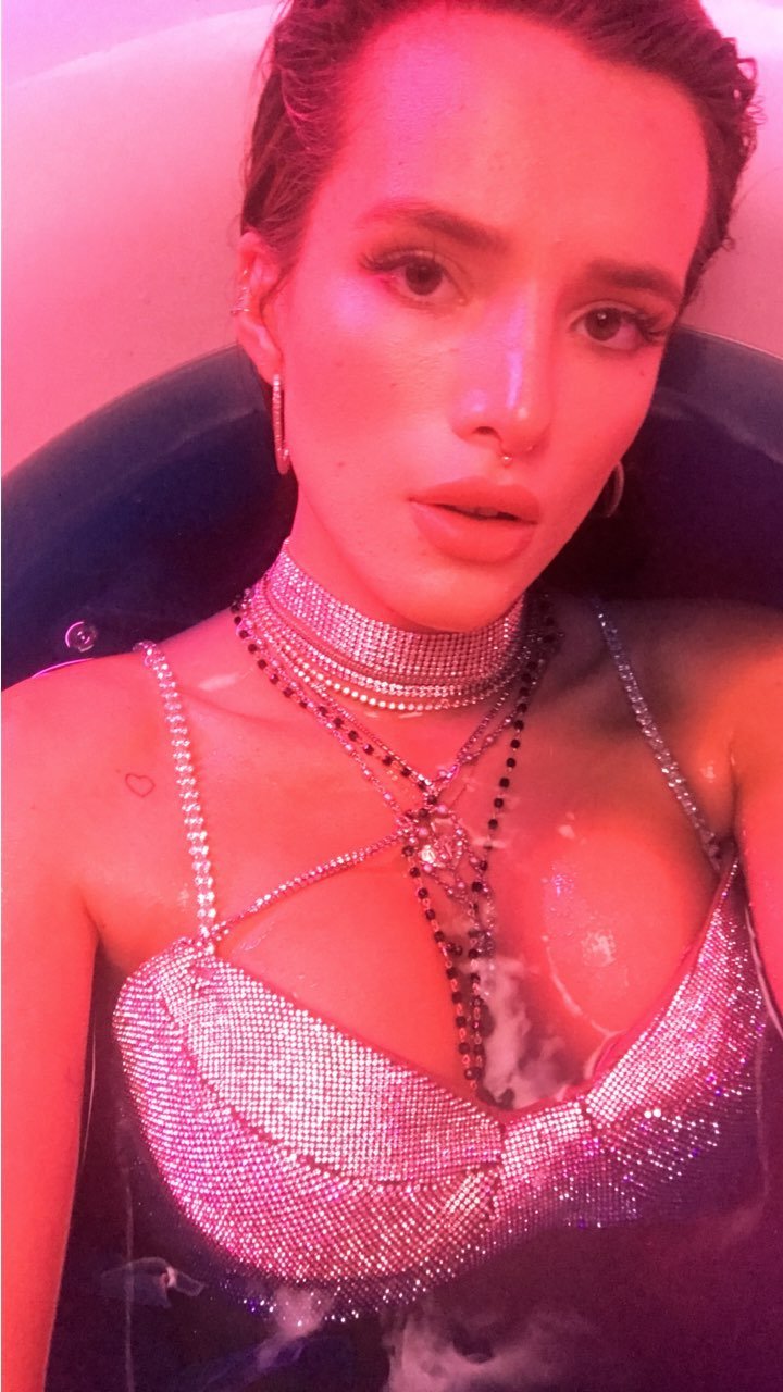 Bella Thorne Sexy (36 Pics + Video & Gifs)