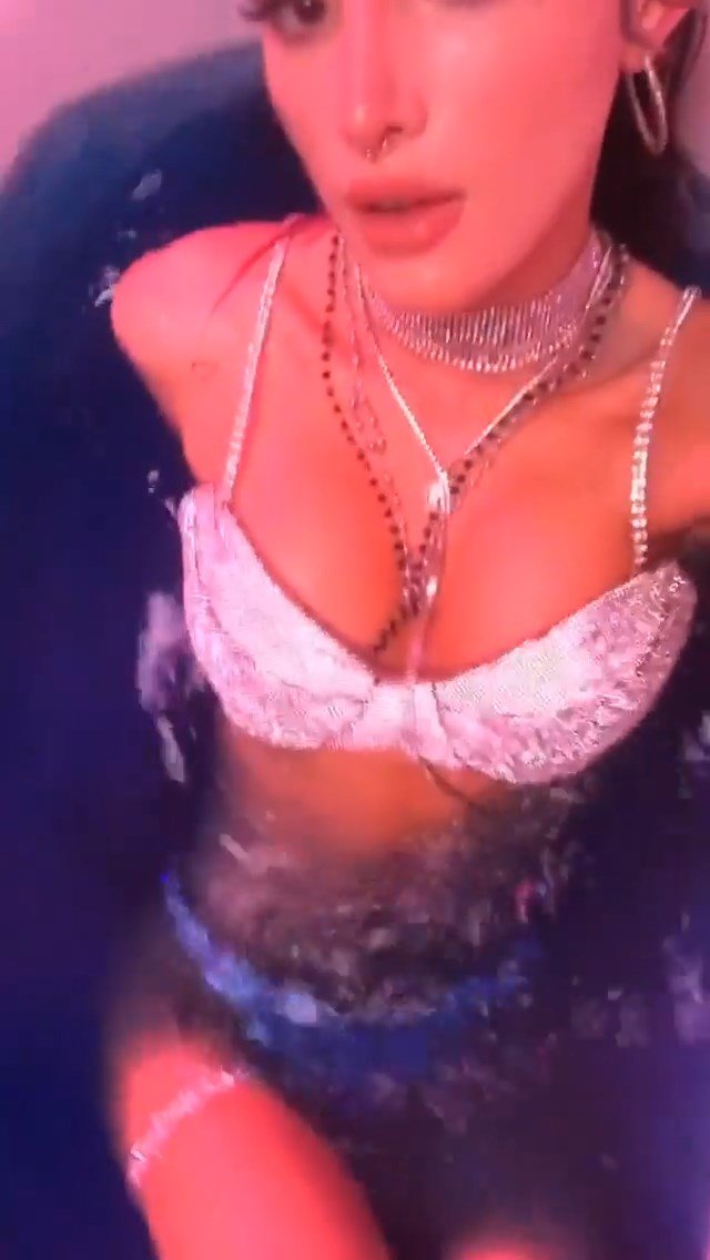 Bella Thorne Sexy (36 Pics + Video & Gifs)