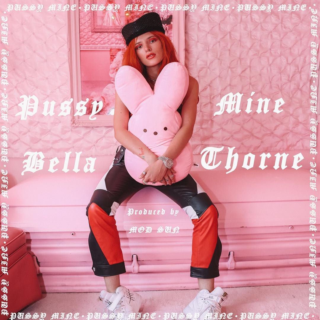 Bella Thorne Sexy (4 New Pics)